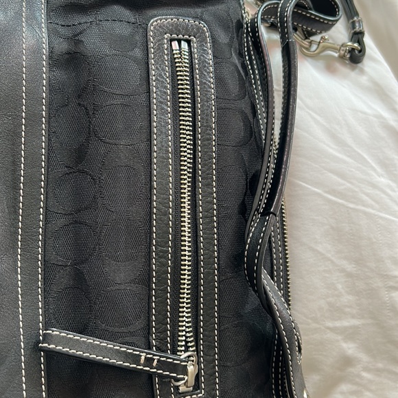 Authentic Black leather Coach monogram shoulder bag. - Picture 6 of 7